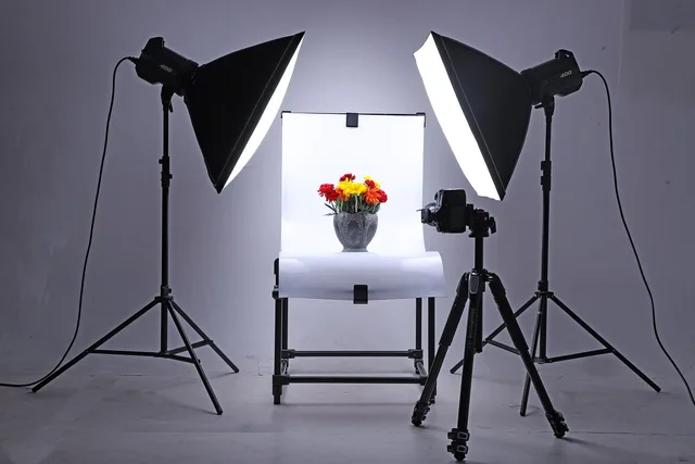 photography, flower wallpaper, lighting, studio, digital photography, nature, product photography, still life photography, lighting equipment, tripod, camera, digital camera, beautiful flowers, flowers, flower background, vase. POD product photography and mockups